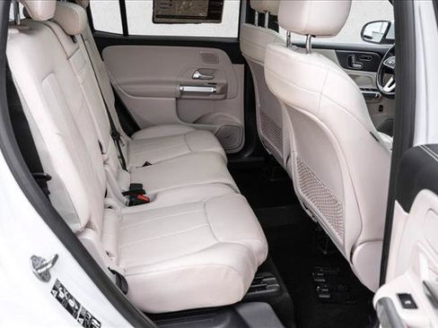 Used 2021 Mercedes-Benz GLB 250 4MATIC image 24