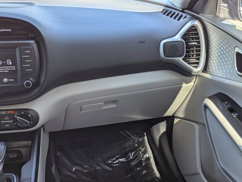 Certified 2022 Kia Soul LX image 15