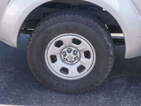 Used 2005 Nissan Frontier SE RWD image 6