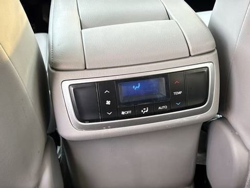 Used 2015 Toyota Highlander XLE image 8
