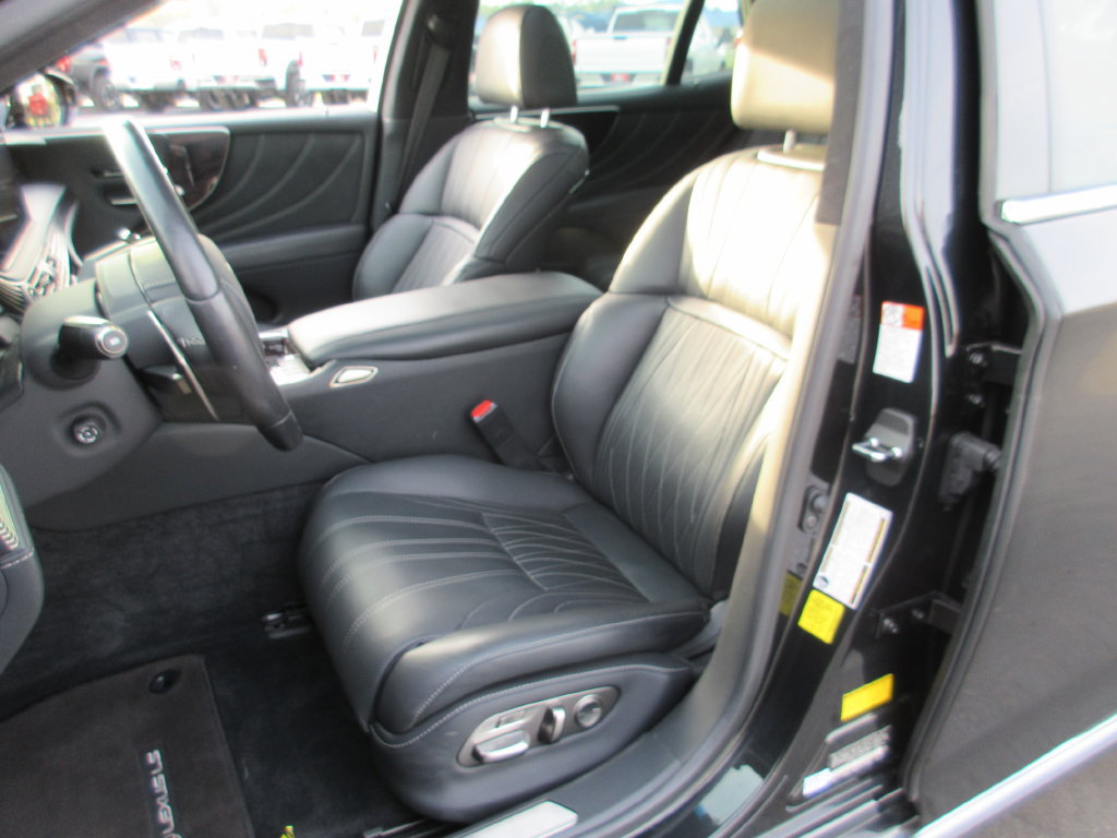 Used 2022 Lexus LS 500 w/ Interior Upgrade Package RWD image 21
