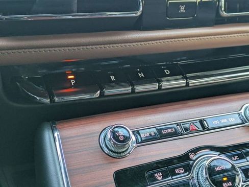 Used 2022 Lincoln Aviator Reserve w/ Elements Package Plus image 9