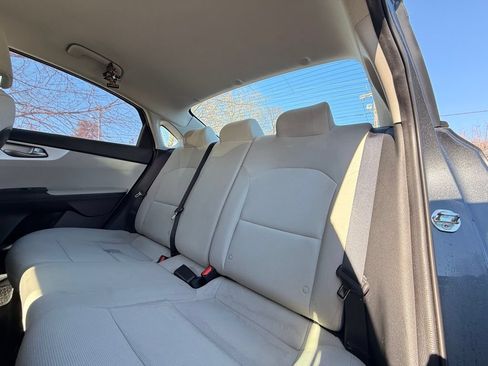 Used 2022 Kia Forte LXS w/ LXS Technology Package FWD image 16