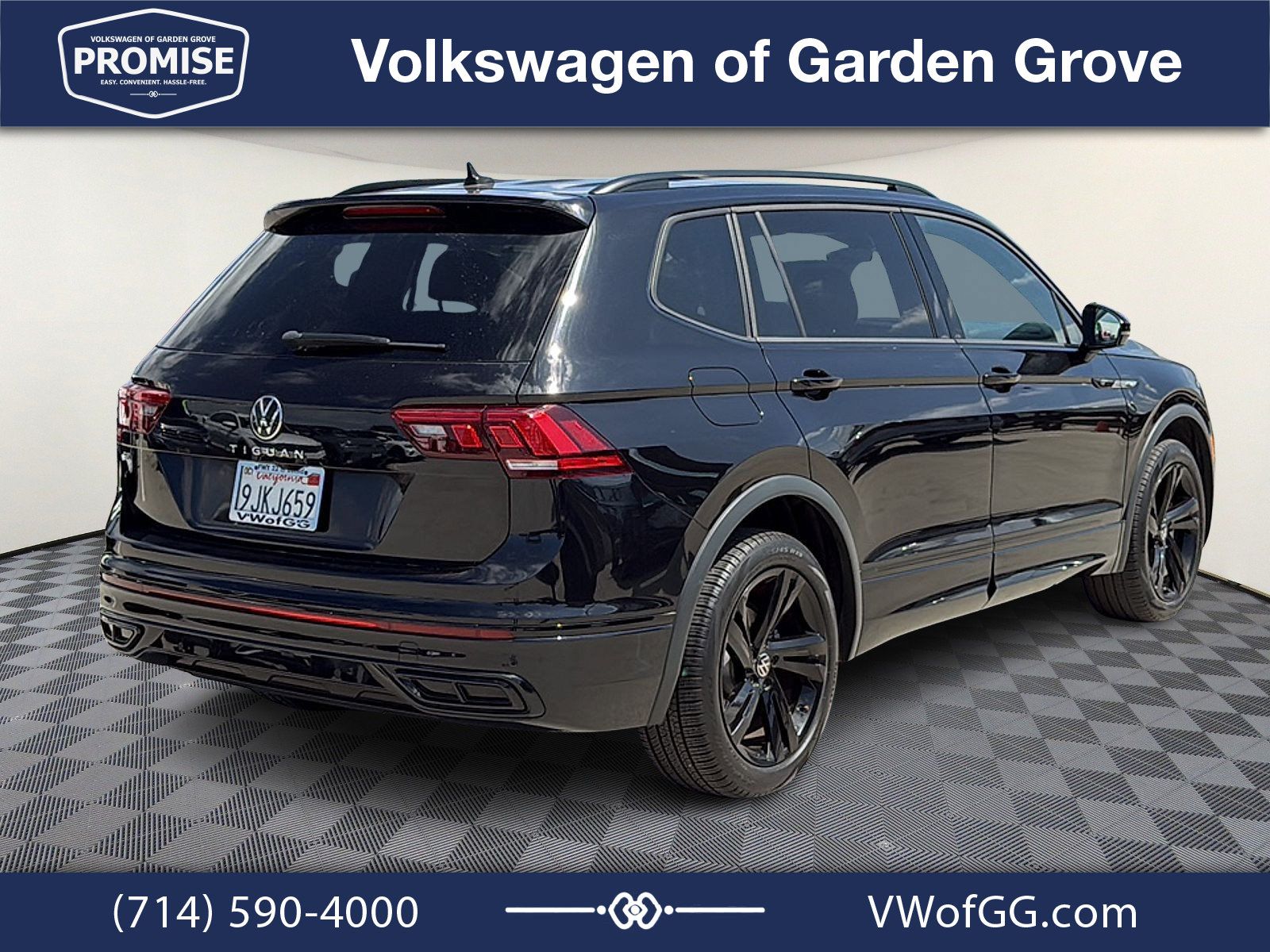 Used 2023 Volkswagen Tiguan SE R-Line FWD image 8