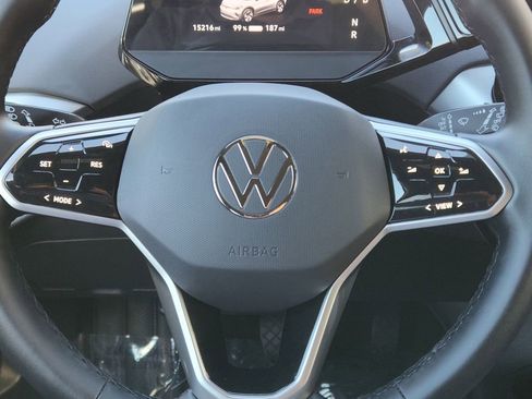 Certified 2024 Volkswagen ID.4 2WD image 18