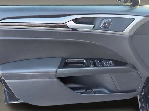 Used 2016 Ford Fusion SE w/ Equipment Group 202A image 34