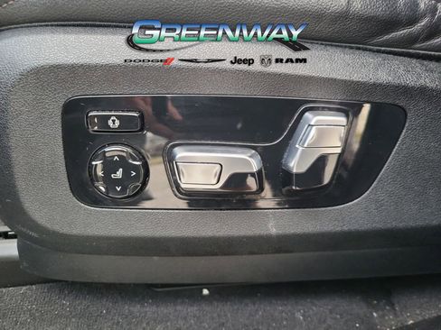 Used 2022 BMW X7 M50i image 19