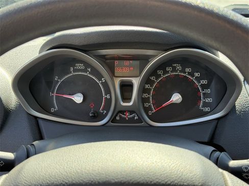 Used 2011 Ford Fiesta SE w/ 202A Rapid Spec Order Code image 19