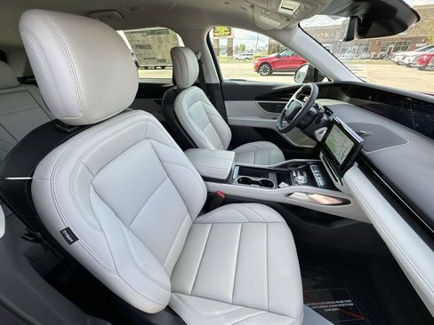 New 2026 Lincoln Nautilus Premier AWD/4WD image 24