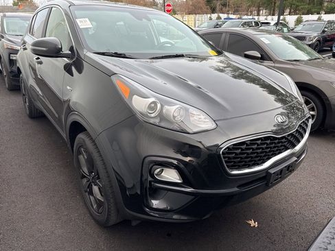 Used 2022 Kia Sportage LX w/ LX AWD Value Edition Package image 2