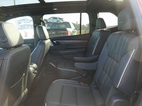 New 2026 Buick Enclave Avenir w/ Super Cruise Package AWD/4WD image 11