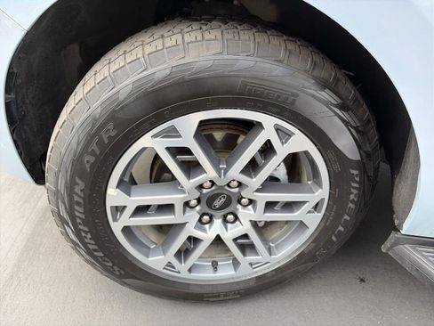Certified 2025 Ford Expedition Active AWD/4WD image 6