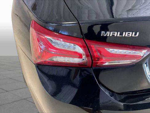 Used 2020 Chevrolet Malibu LT FWD image 26