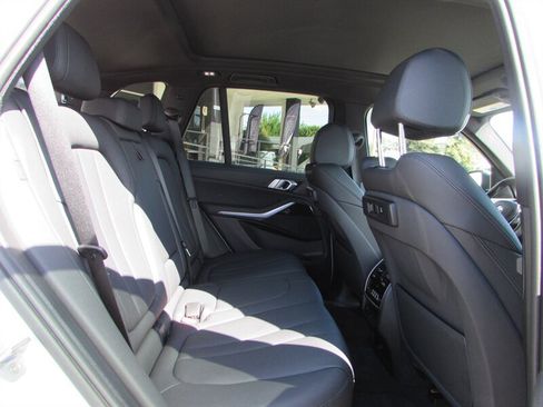 Used 2019 BMW X5 xDrive40i w/ Premium Package 2 AWD/4WD image 28