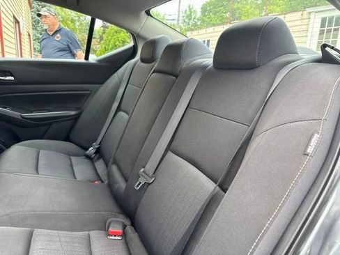 Used 2020 Nissan Altima 2.5 S FWD image 12