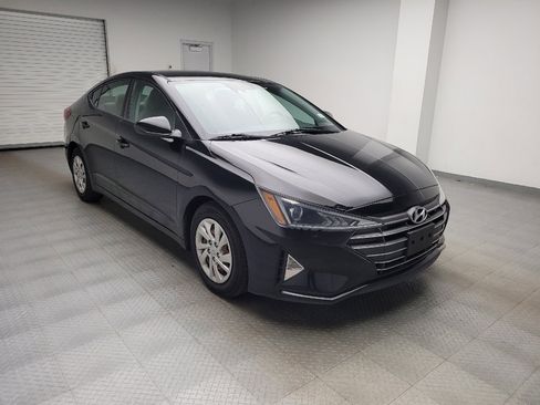 Used 2020 Hyundai Elantra SE FWD image 13