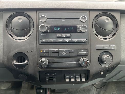 Used 2015 Ford F550 4x4 Regular Cab Super Duty image 28