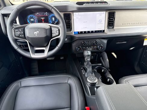 New 2026 Ford Bronco Outer Banks w/ Sasquatch Package AWD/4WD image 5