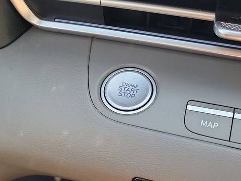 Certified 2025 Hyundai Elantra SEL FWD image 10