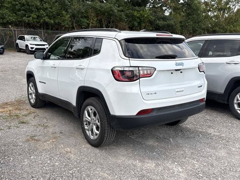 Used 2024 Jeep Compass Latitude AWD/4WD image 5