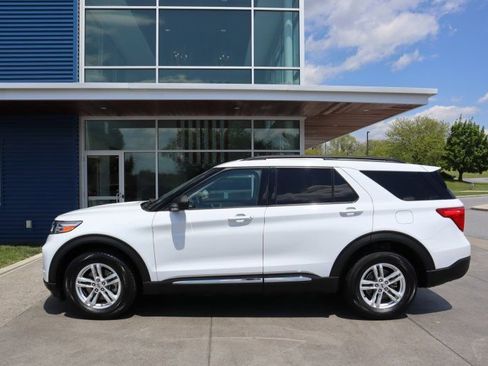Used 2020 Ford Explorer XLT w/ Equipment Group 202A AWD/4WD image 6
