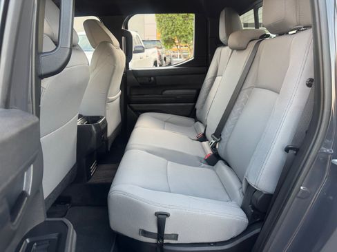 Certified 2025 Toyota Tacoma SR5 AWD/4WD image 16