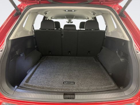 Used 2022 Volkswagen Tiguan SE image 20