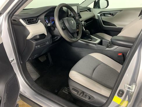 Used 2022 Toyota RAV4 XLE w/ Convenience Package image 30