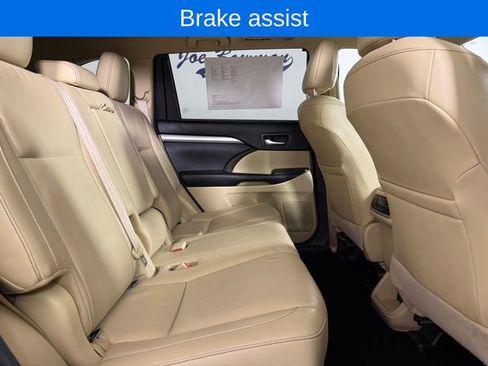 Used 2018 Toyota Highlander XLE AWD/4WD image 21