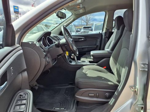 Used 2009 Chevrolet Traverse LT image 14