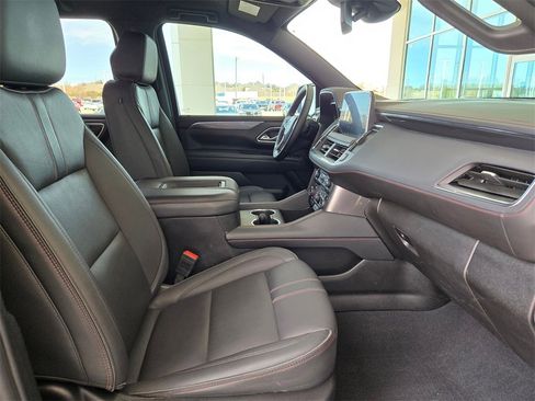 Used 2024 Chevrolet Suburban RST w/ Luxury Package image 30