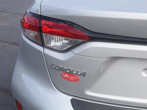 Used 2025 Toyota Corolla LE FWD image 36