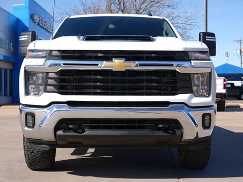Used 2024 Chevrolet Silverado 2500 LT image 8