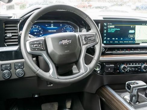 Used 2024 Chevrolet Silverado 1500 LT Trail Boss image 14