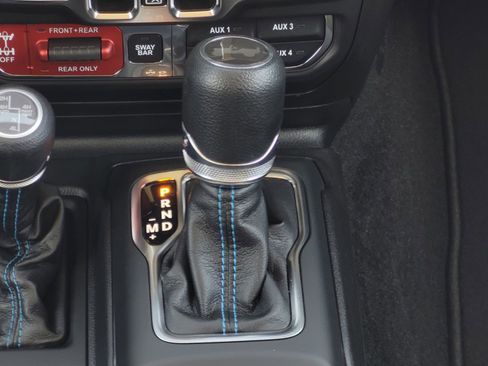 New 2023 Jeep Wrangler Unlimited Rubicon 4xe w/ Cold Weather Group image 15