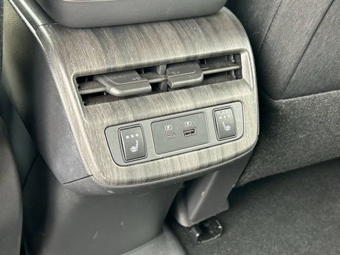 Certified 2023 Nissan Ariya FWD image 15