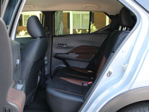 Used 2023 Nissan Kicks SR FWD image 12
