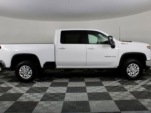 Used 2023 Chevrolet Silverado 2500 LT AWD/4WD image 10