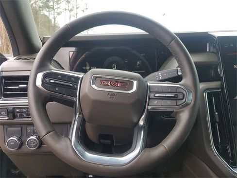 Used 2025 GMC Yukon XL Elevation image 25