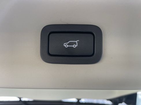 Used 2020 Land Rover Range Rover HSE image 37