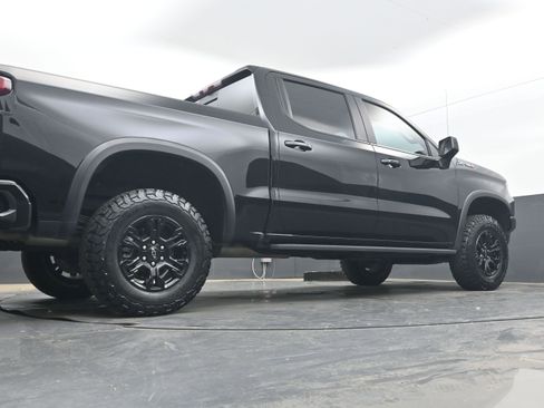 Used 2022 Chevrolet Silverado 1500 ZR2 w/ Technology Package image 28