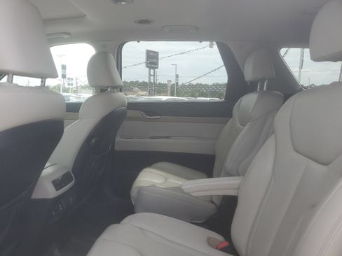 Used 2021 Hyundai Palisade SEL w/ Premium Package FWD image 12