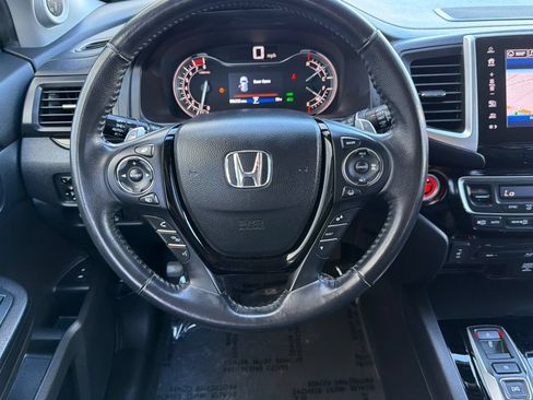 Used 2018 Honda Pilot Touring image 14