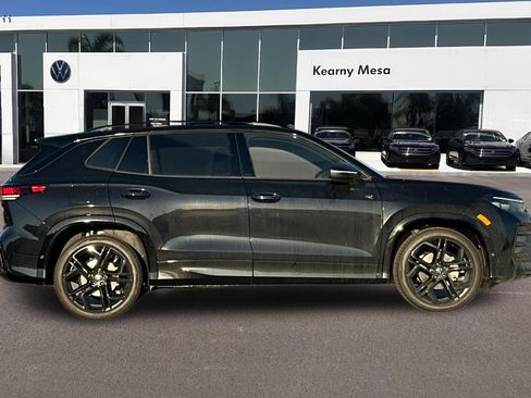 New 2026 Volkswagen Tiguan SE R-Line FWD image 3