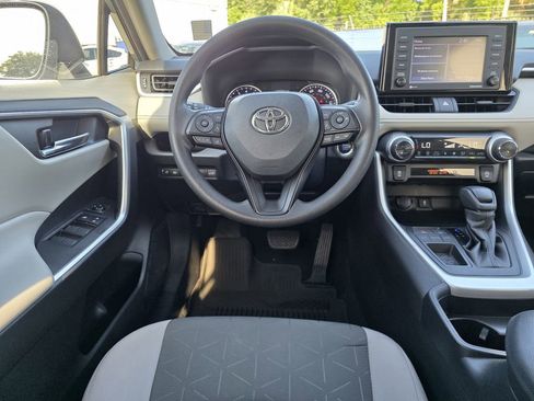 Used 2021 Toyota RAV4 XLE w/ Convenience Package FWD image 13