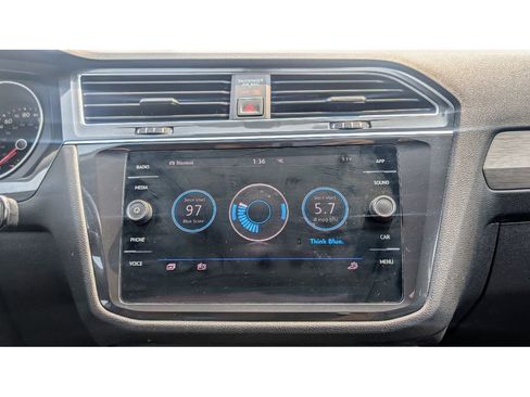 Used 2018 Volkswagen Tiguan SE w/ 3rd Row Seat Package image 22