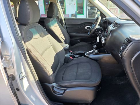 Used 2016 Kia Soul FWD image 8