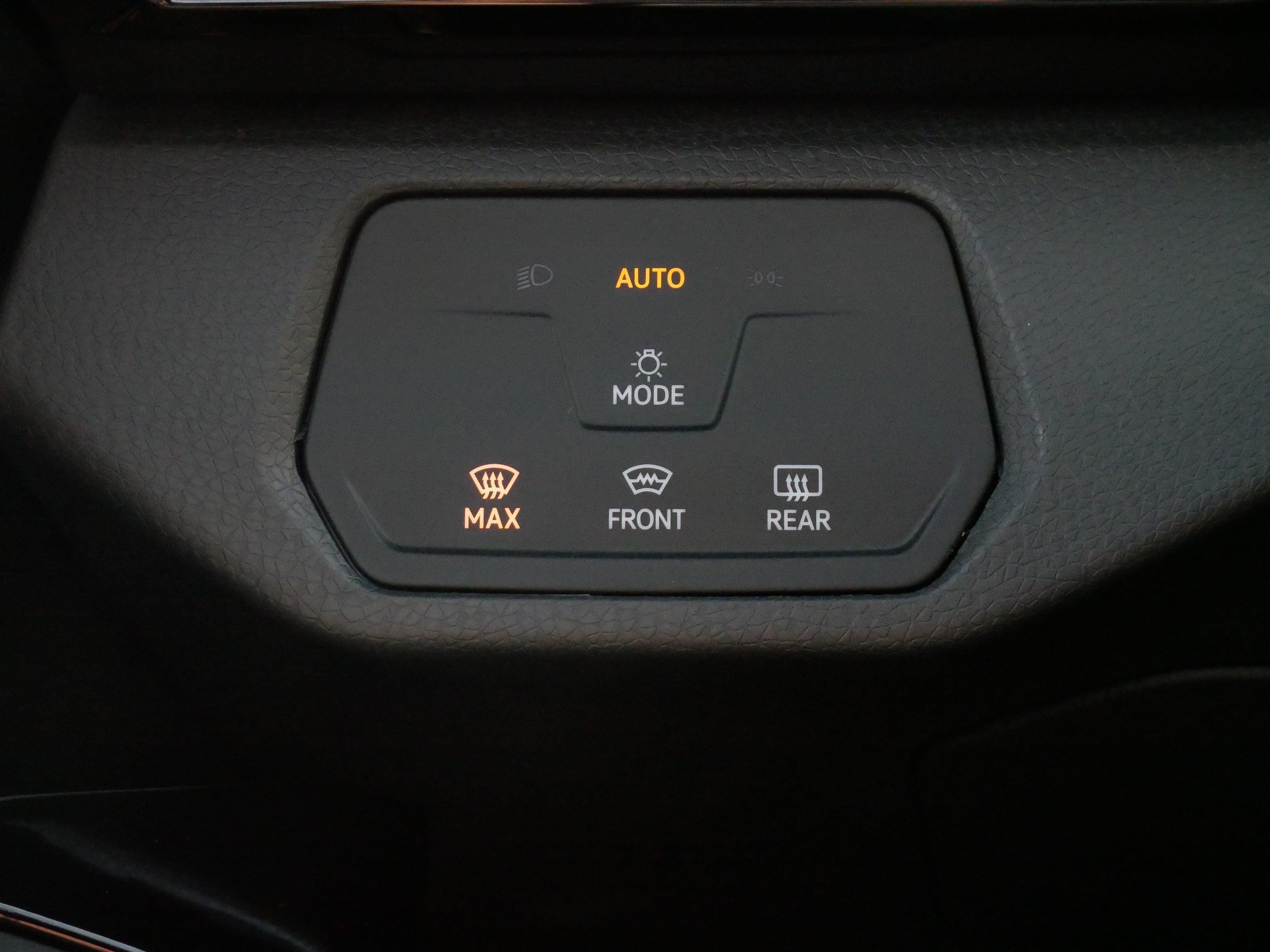 Certified 2023 Volkswagen ID.4 Pro AWD/4WD image 26