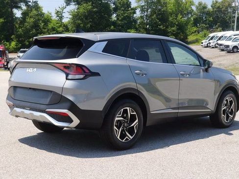 Used 2024 Kia Sportage LX image 7