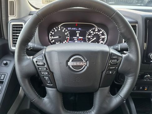 Used 2024 Nissan Frontier SV w/ SV Convenience Package image 21